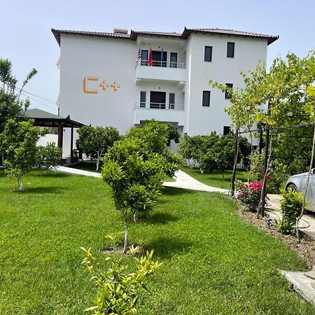 Hotel Vila C Plus Plus Berat Bagian luar foto