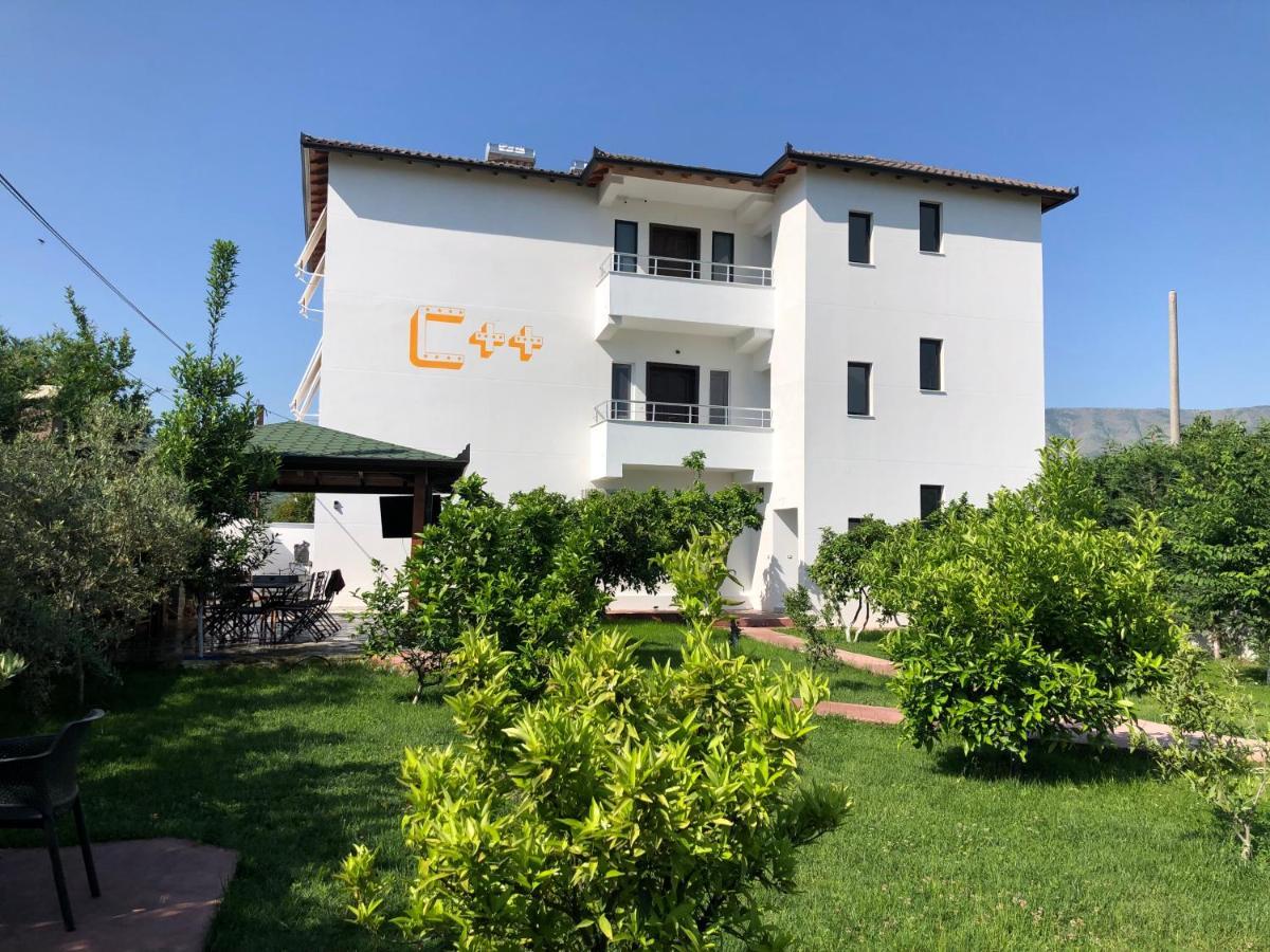 Hotel Vila C Plus Plus Berat Bagian luar foto